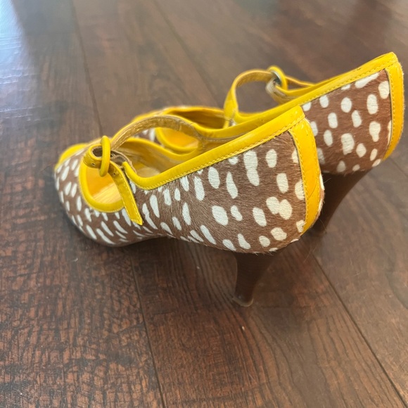 J.Crew shoes  yellow and tan With polkadots - Picture 3 of 5